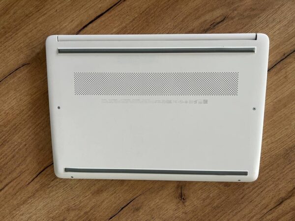 Ультрабук Б-клас HP 14-dq0002dx White / 14" (1920x1080) IPS / Intel Celeron N4020 (2 ядра по 1.1 - 2.8 GHz) / 4 GB DDR4 / 64 GB eMMC / Intel UHD Graphics 600 / WebCam / HDMI - Зображення 8