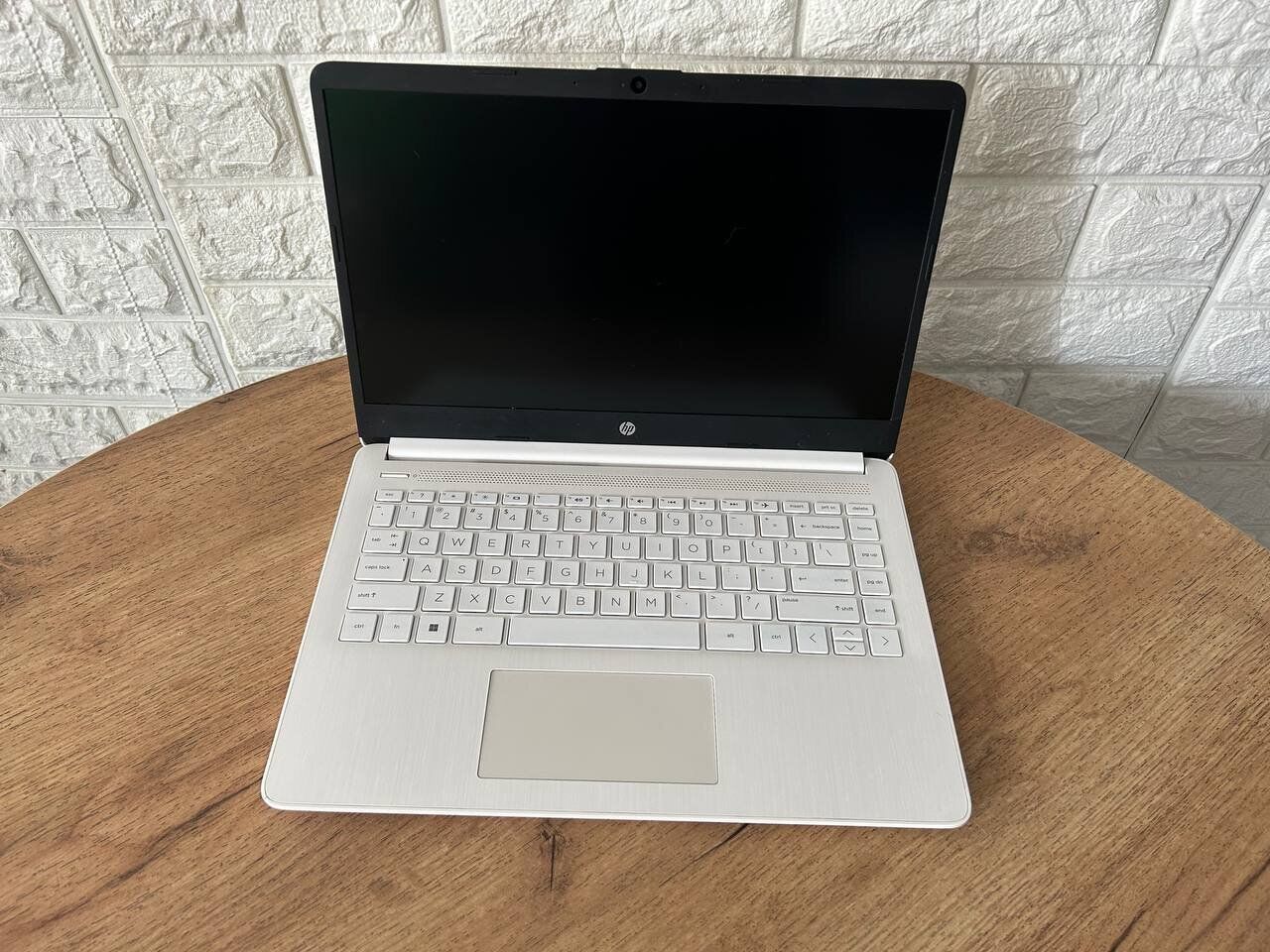 Ультрабук Б-клас HP 14-dq0002dx White / 14" (1920x1080) IPS / Intel Celeron N4020 (2 ядра по 1.1 - 2.8 GHz) / 4 GB DDR4 / 64 GB eMMC / Intel UHD Graphics 600 / WebCam / HDMI - Зображення 6