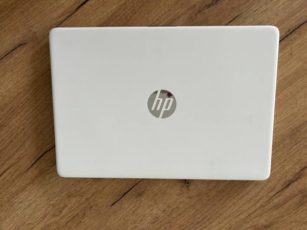 Ультрабук Б-клас HP 14-dq0002dx White / 14" (1920x1080) IPS / Intel Celeron N4020 (2 ядра по 1.1 - 2.8 GHz) / 4 GB DDR4 / 64 GB eMMC / Intel UHD Graphics 600 / WebCam / HDMI - Зображення 7