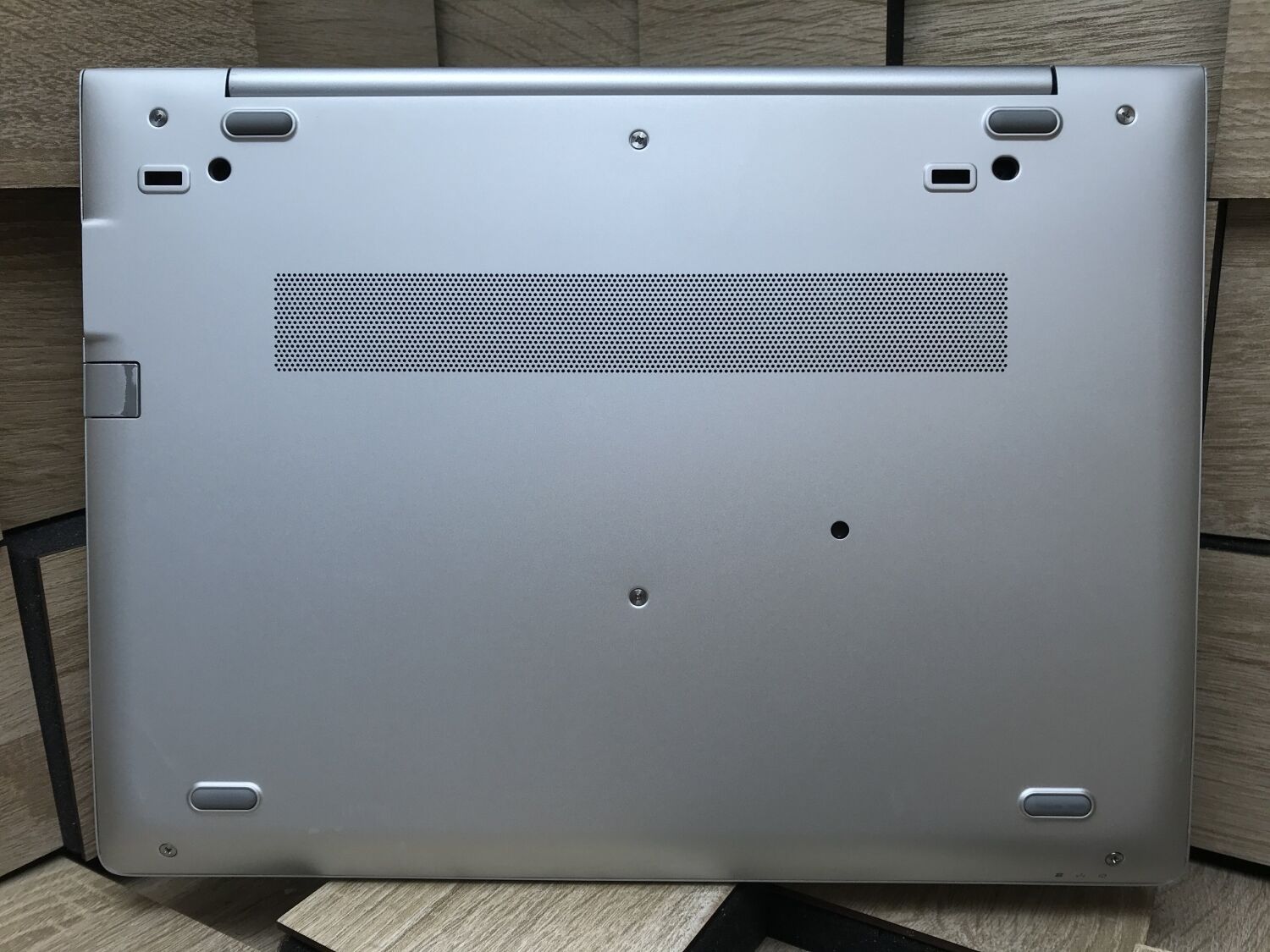 Ультрабук Б-клас HP EliteBook 735 G6 / 13.3" (1920x1080) IPS Touch / AMD Ryzen 7 Pro 3700U (4 (8) ядра по 2.3 - 4.0 GHz) / 8 GB DDR4 / 256 GB SSD M.2 / AMD Radeon Vega 10 Graphics / WebCam / USB 3.1 / HDMI - Зображення 9