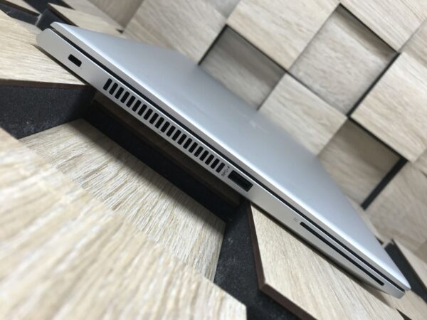 Ультрабук Б-клас HP EliteBook 735 G6 / 13.3" (1920x1080) IPS Touch / AMD Ryzen 7 Pro 3700U (4 (8) ядра по 2.3 - 4.0 GHz) / 8 GB DDR4 / 256 GB SSD M.2 / AMD Radeon Vega 10 Graphics / WebCam / USB 3.1 / HDMI - Зображення 5