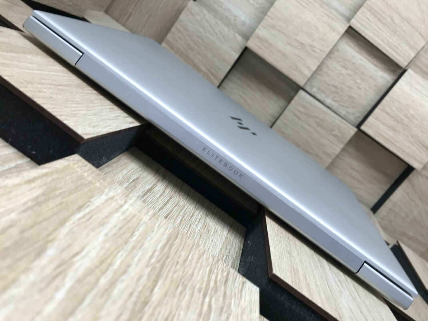 Ультрабук Б-клас HP EliteBook 735 G6 / 13.3" (1920x1080) IPS Touch / AMD Ryzen 7 Pro 3700U (4 (8) ядра по 2.3 - 4.0 GHz) / 8 GB DDR4 / 256 GB SSD M.2 / AMD Radeon Vega 10 Graphics / WebCam / USB 3.1 / HDMI - Зображення 7