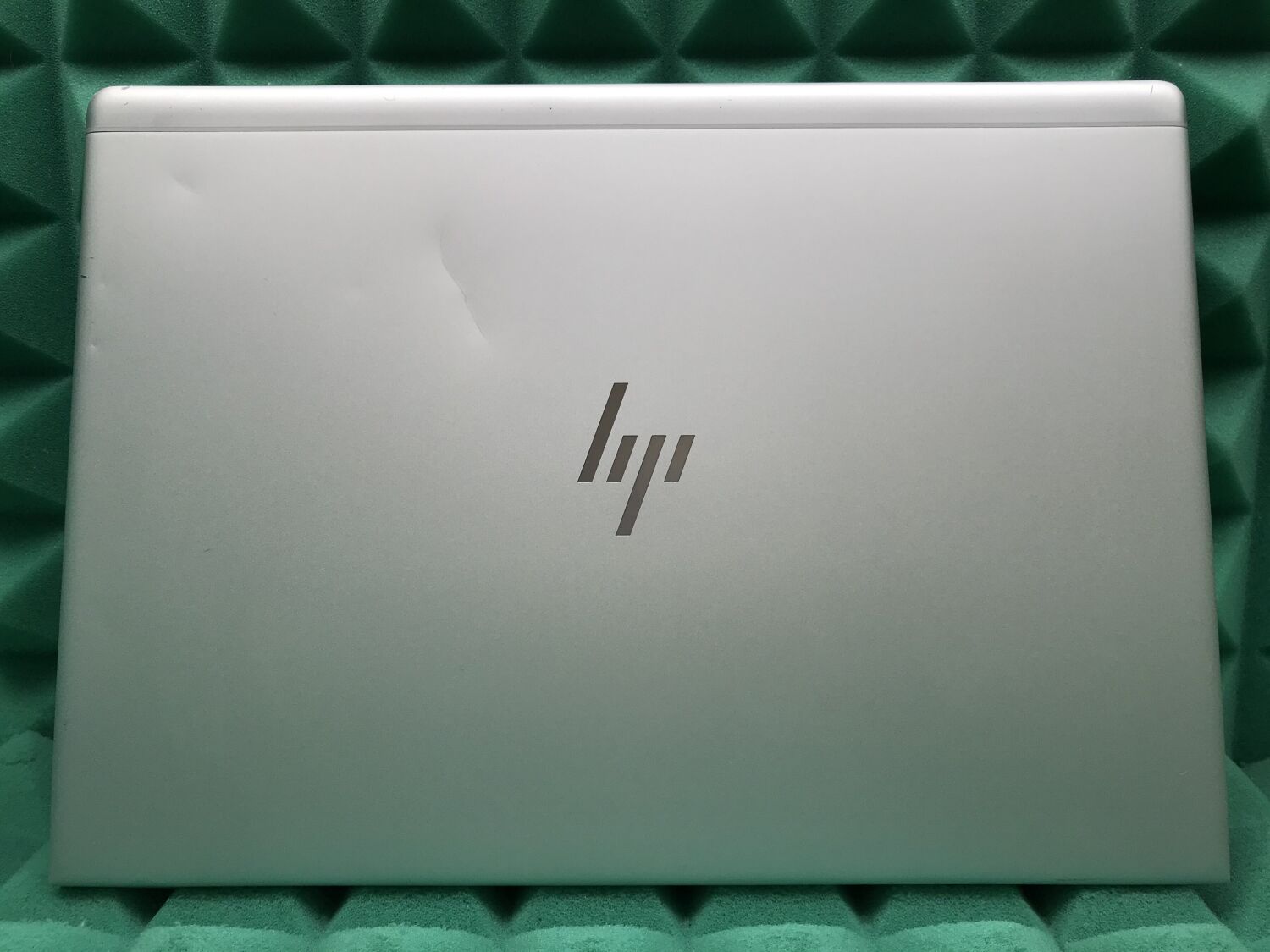 Ультрабук Б-клас HP Elitebook 745 G5 / 14" (1920x1080) IPS / AMD Ryzen 5 Pro 2500U (4 (8) ядра по 2.0 - 3.6 GHz) / 8 GB DDR4 / 256 GB SSD M.2 / AMD Radeon Vega 8 Graphics / WebCam / USB 3.1 / HDMI - Зображення 5