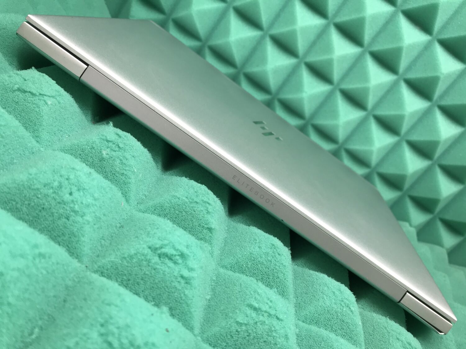 Ультрабук Б-клас HP Elitebook 745 G5 / 14" (1920x1080) IPS / AMD Ryzen 5 Pro 2500U (4 (8) ядра по 2.0 - 3.6 GHz) / 8 GB DDR4 / 256 GB SSD M.2 / AMD Radeon Vega 8 Graphics / WebCam / USB 3.1 / HDMI - Зображення 9