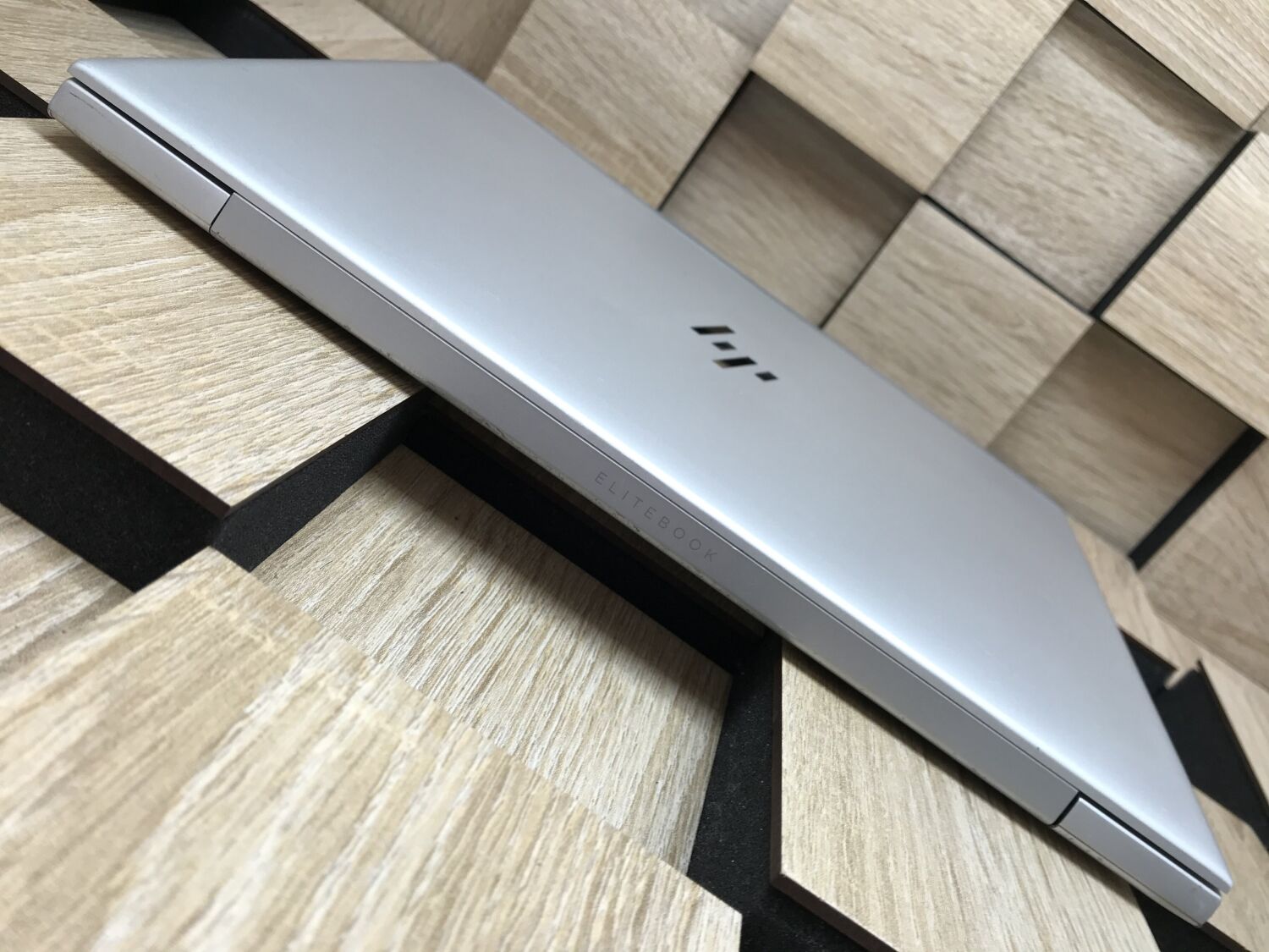 Ультрабук Б-клас HP EliteBook 830 G6 / 13.3" (1920x1080) IPS / Intel Core i7-8665U (4 (8) ядра по 1.9 - 4.8 GHz) / 8 GB DDR4 / 256 GB SSD M.2 / Intel UHD Graphics 620 / WebCam / Fingerprint / HDMI - Зображення 7