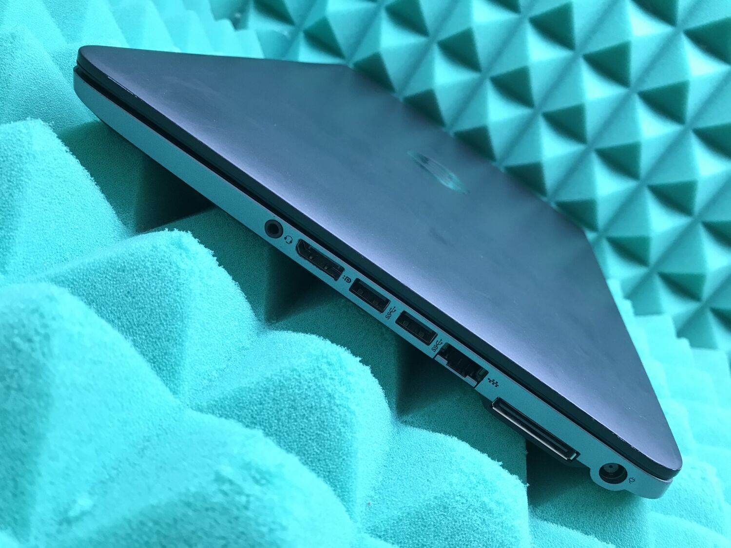 Ультрабук Б-клас HP EliteBook 840 G2 / 14" (1920x1080) IPS / Intel Core i7-5600U (2 (4) ядра по 2.6 -3.2 GHz) / 8 GB DDR3 / 128 GB SSD / Intel HD Graphics 5500 / Fingerprint / DisplayPort - Зображення 8