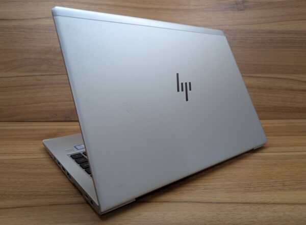 Ультрабук Б-клас HP EliteBook 840 G5 / 14" (1920x1080) IPS / Intel Core i5-7200U (2 (4) ядра по 2.5 - 3.1 GHz) / 16 GB DDR4 / 480 GB SSD / Intel UHD Graphics 620 / WebCam / Fingerprint / Windows 10 - Зображення 8