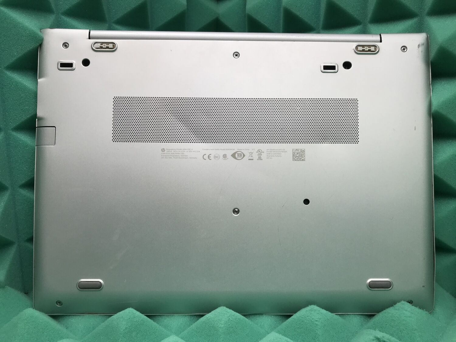 Ультрабук Б-клас HP EliteBook 840 G5 / 14" (1920x1080) IPS / Intel Core i5-8350U (4 (8) ядра по 1.7 - 3.6 GHz) / 16 GB DDR4 / 256 GB SSD M.2 / Intel UHD Graphics 620 / WebCam / Fingerprint / USB 3.1 / HDMI - Зображення 6