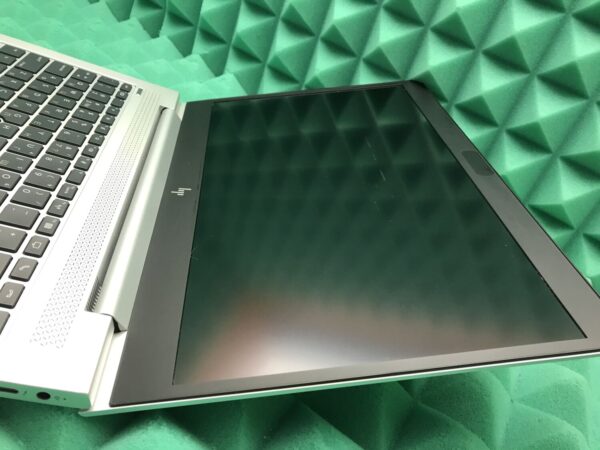 Ультрабук Б-клас HP EliteBook 840 G5 / 14" (1920x1080) IPS / Intel Core i5-8350U (4 (8) ядра по 1.7 - 3.6 GHz) / 16 GB DDR4 / 512 GB SSD M.2 / Intel UHD Graphics 620 / USB 3.1 / HDMI - Зображення 10
