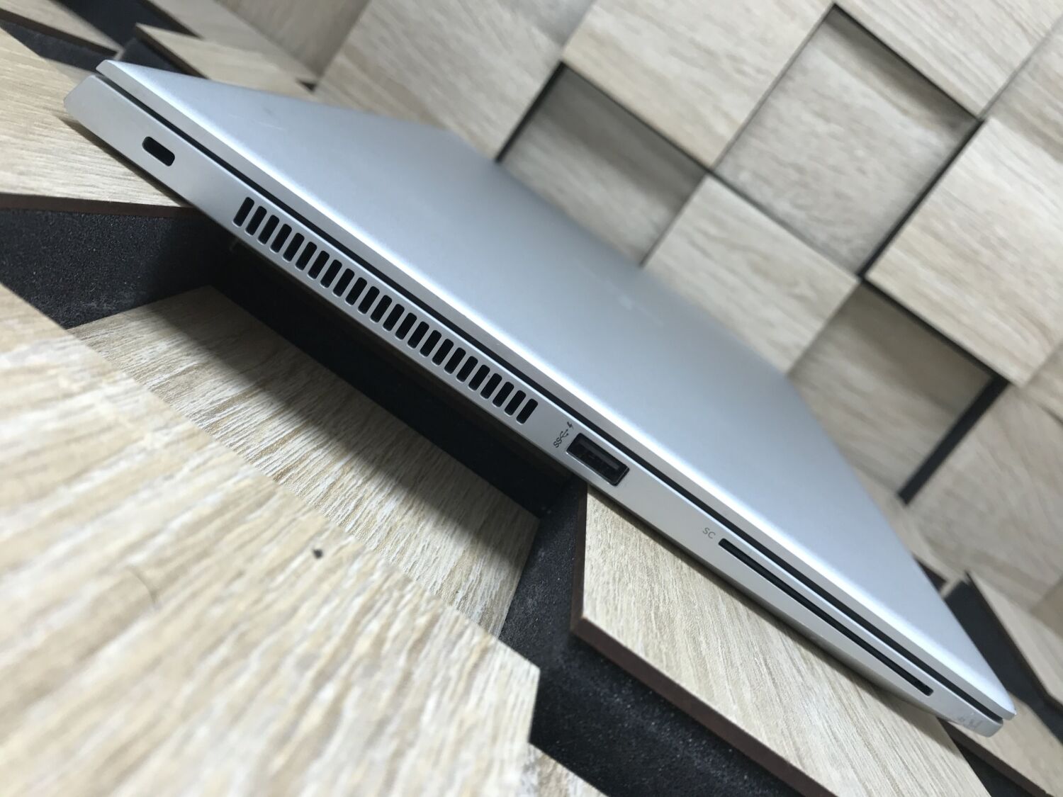 Ультрабук Б-клас HP EliteBook 840 G5 / 14" (1920x1080) IPS / Intel Core i5-8350U (4 (8) ядра по 1.7 - 3.6 GHz) / 8 GB DDR4 / 256 GB SSD M.2 / Intel UHD Graphics 620 / USB 3.1 / HDMI - Зображення 5