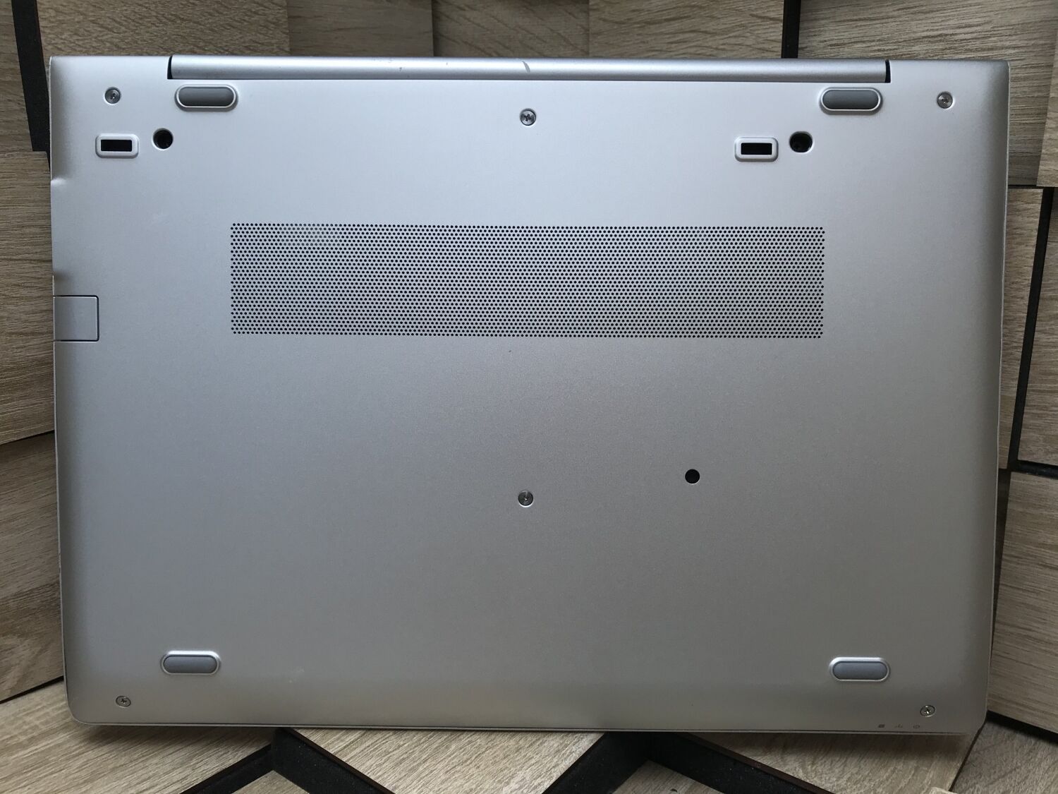 Ультрабук Б-клас HP EliteBook 840 G5 / 14" (1920x1080) IPS / Intel Core i5-8350U (4 (8) ядра по 1.7 - 3.6 GHz) / 8 GB DDR4 / 256 GB SSD M.2 / Intel UHD Graphics 620 / WebCam / Fingerprint / HDMI - Зображення 10