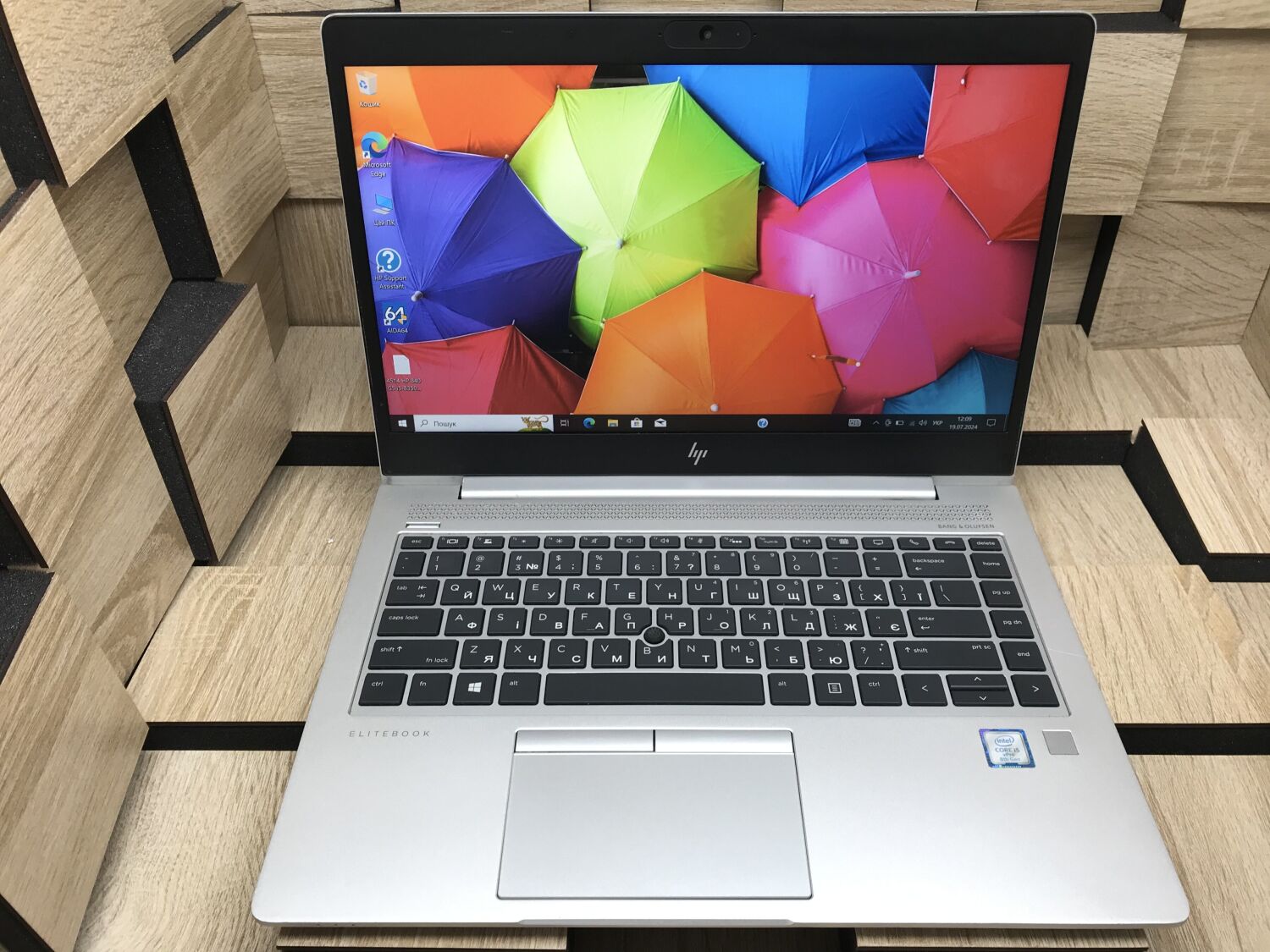 Ультрабук Б-клас HP EliteBook 840 G5 / 14" (1920x1080) IPS / Intel Core i5-8350U (4 (8) ядра по 1.7 - 3.6 GHz) / 8 GB DDR4 / 256 GB SSD M.2 / Intel UHD Graphics 620 / WebCam / Fingerprint / HDMI - Зображення 2