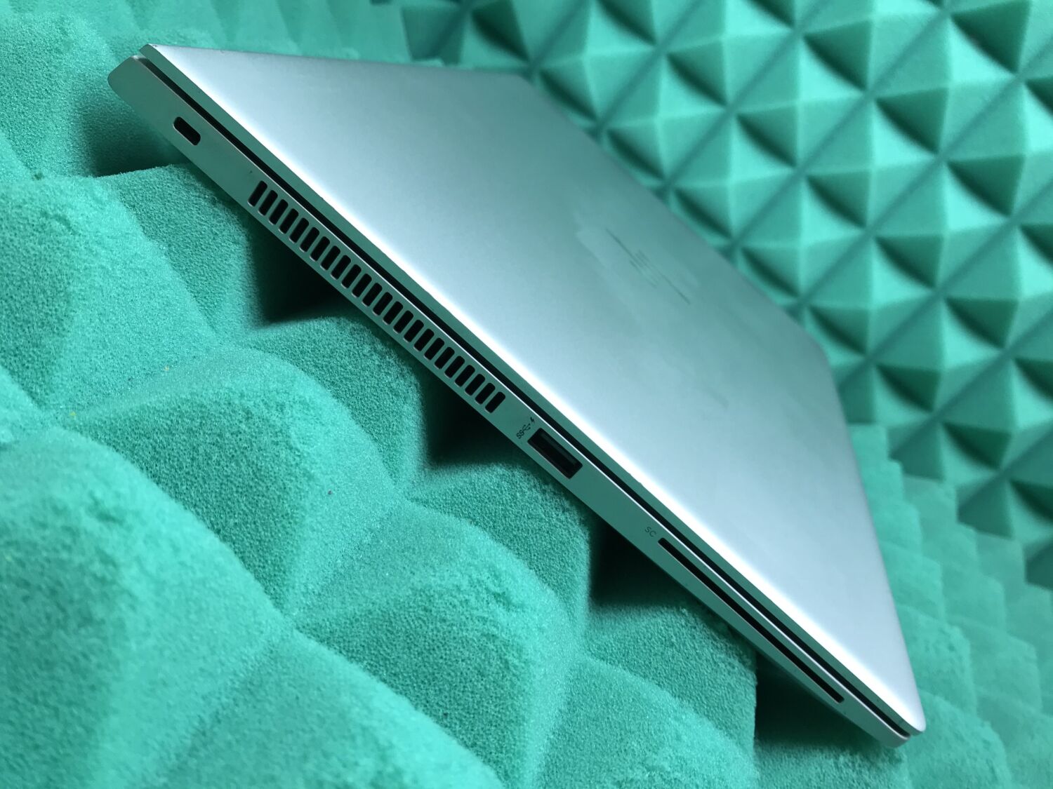 Ультрабук Б-клас HP EliteBook 840 G5 / 14" (1920x1080) IPS / Intel Core i5-8350U (4 (8) ядра по 1.7 - 3.6 GHz) / 8 GB DDR4 / 256 GB SSD M.2 / Intel UHD Graphics 620 / WebCam / Fingerprint / USB 3.1 / HDMI - Зображення 7