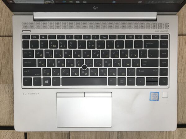 Ультрабук Б-клас HP EliteBook 840 G5 / 14" (1920x1080) IPS / Intel Core i5-8350U (4 (8) ядра по 1.7 - 3.6 GHz) / 8 GB DDR4 / 256 GB SSD M.2 / Intel UHD Graphics 620 / WebCam / HDMI - Зображення 4