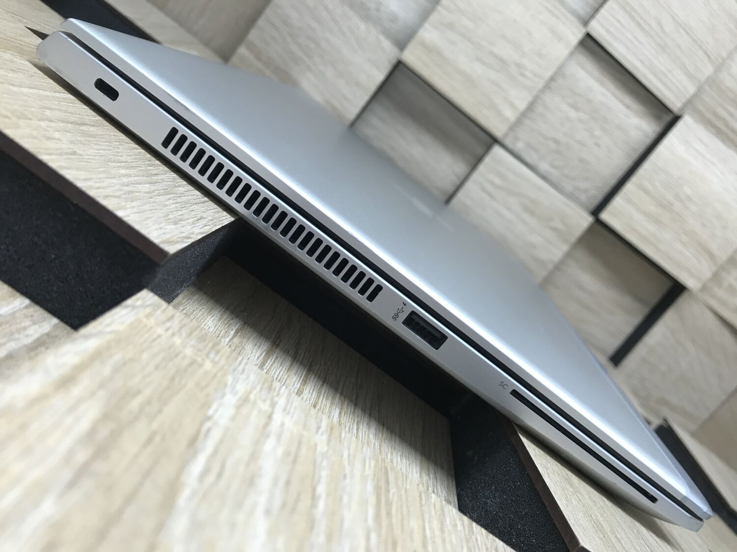 Ультрабук Б-клас HP EliteBook 840 G5 / 14" (1920x1080) IPS / Intel Core i5-8350U (4 (8) ядра по 1.7 - 3.6 GHz) / 8 GB DDR4 / 256 GB SSD M.2 / Intel UHD Graphics 620 / WebCam / HDMI - Зображення 5