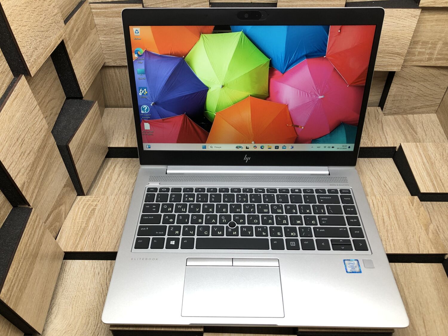 Ультрабук Б-клас HP EliteBook 840 G5 / 14" (1920x1080) IPS / Intel Core i7-8650U (4 (8) ядра по 1.9 - 4.2 GHz) / 8 GB DDR4 / 256 GB SSD M.2 / Intel UHD Graphics 620 / WebCam / Fingerprint / HDMI - Зображення 2