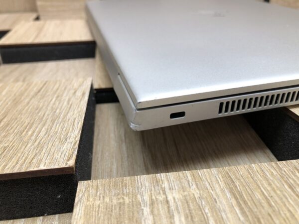 Ультрабук Б-клас HP EliteBook 840 G5 / 14" (1920x1080) IPS / Intel Core i7-8650U (4 (8) ядра по 1.9 - 4.2 GHz) / 8 GB DDR4 / 256 GB SSD M.2 / Intel UHD Graphics 620 / WebCam / USB 3.1 / HDMI - Зображення 10