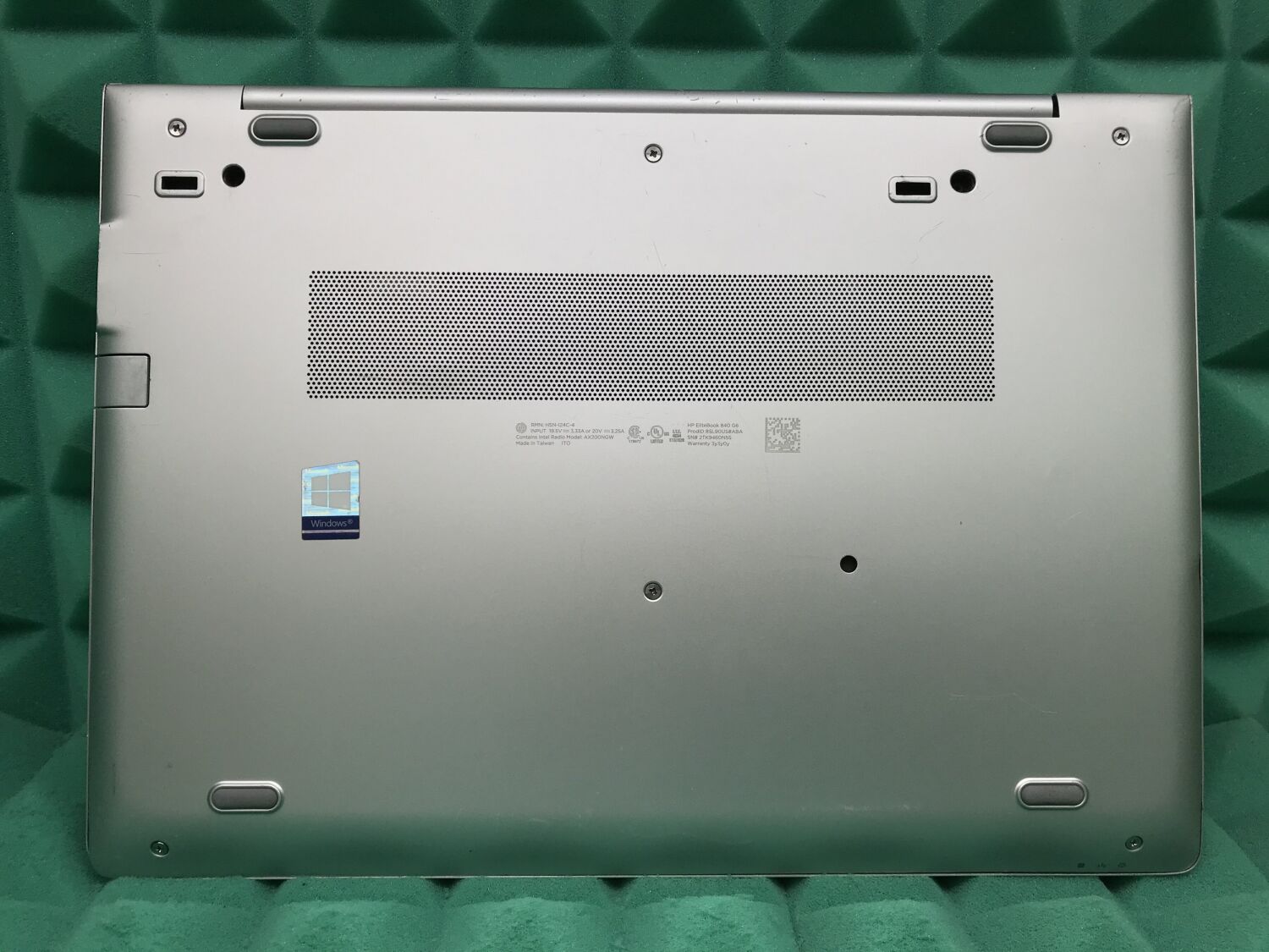 Ультрабук Б-клас HP EliteBook 840 G5 / 14" (1920x1080) IPS Touch / Intel Core i5-8350U (4 (8) ядра по 1.7 - 3.6 GHz) / 8 GB DDR4 / 256 GB SSD M.2 / Intel UHD Graphics 620 / WebCam / Fingerprint / USB 3.1 / HDMI - Зображення 6