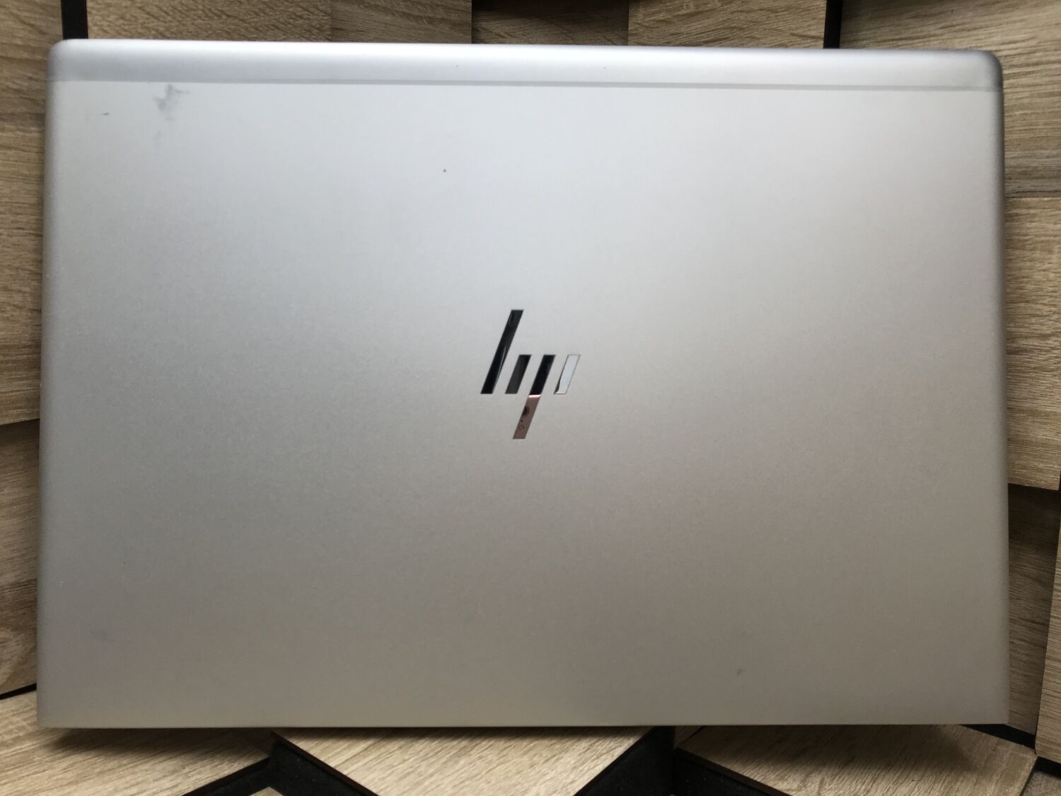 Ультрабук Б-клас HP EliteBook 840 G5 / 14" (1920x1080) IPS Touch / Intel Core i7-8650U (4 (8) ядра по 1.9 - 4.2 GHz) / 8 GB DDR4 / 256 GB SSD M.2 / Intel UHD Graphics 620 / WebCam / USB 3.1 / HDMI - Зображення 7