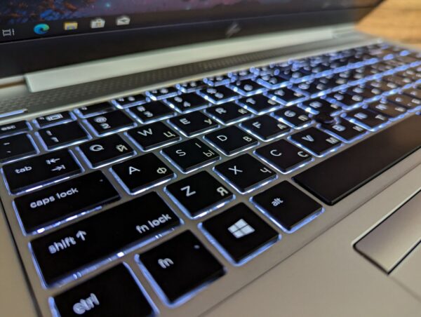 Ультрабук Б-клас HP EliteBook 840 G6 / 14" (1920x1080) IPS / Intel Core i5-8265U (4 (8) ядра по 1.6 - 3.9 GHz) / 8 GB DDR4 / 512 GB SSD / Intel UHD Graphics 620 / WebCam / TouchID / Windows 10 - Зображення 7
