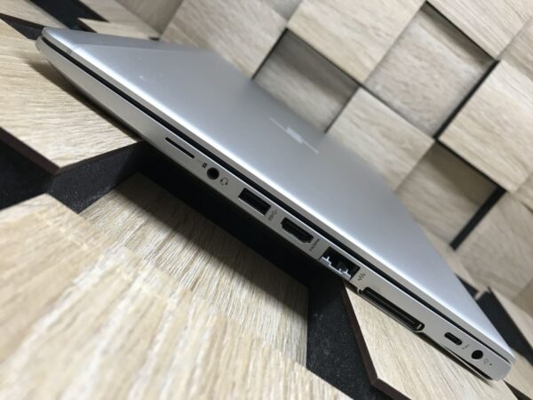 Ультрабук Б-клас HP EliteBook 840 G6 / 14" (1920x1080) IPS Touch / Intel Core i7-8665U (4 (8) ядра по 1.9 - 4.8 GHz) / 8 GB DDR4 / 256 GB SSD M.2 / Intel UHD Graphics 620 / WebCam / Fingerprint / HDMI - Зображення 6