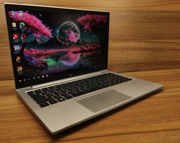 Ультрабук Б-клас HP EliteBook 840 G7 / 14" (1920x1080) IPS / Intel Core i5-10310U (4 (8) ядра по 1.7 - 4.4 GHz) / 16 GB DDR4 / 512 GB SSD / Intel UHD Graphics / WebCam / Fingerprint / Windows 10 - Зображення 4