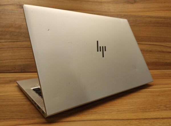 Ультрабук Б-клас HP EliteBook 840 G7 / 14" (1920x1080) IPS / Intel Core i5-10310U (4 (8) ядра по 1.7 - 4.4 GHz) / 16 GB DDR4 / 512 GB SSD / Intel UHD Graphics / WebCam / Fingerprint / Windows 10 - Зображення 7
