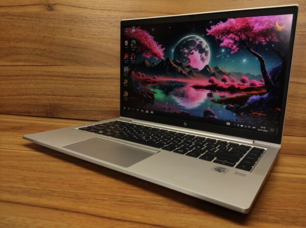 Ультрабук Б-клас HP EliteBook 840 G7 / 14" (1920x1080) IPS / Intel Core i5-10310U (4 (8) ядра по 1.7 - 4.4 GHz) / 16 GB DDR4 / 512 GB SSD / Intel UHD Graphics / WebCam / Fingerprint / Windows 10 - Зображення 5