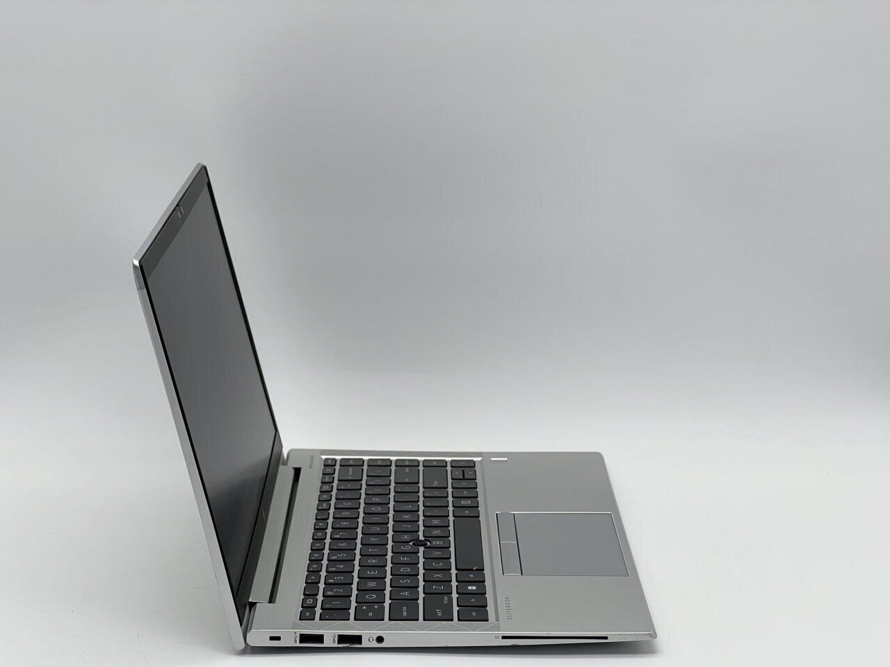 Ультрабук Б-клас HP EliteBook 840 G8 / 14" (1920x1080) IPS / Intel Core i5-1145G7 (4 (8) ядра по 2.6 - 4.4 GHz) / 16 GB DDR4 / 480 GB SSD / Intel Iris Xe Graphics / WebCam - Зображення 3