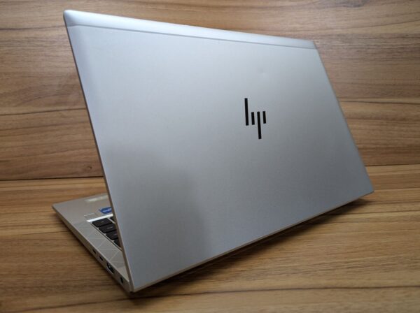 Ультрабук Б-клас HP EliteBook 840 G8 / 14" (1920x1080) IPS / Intel Core i5-1145G7 (4 (8) ядра по 2.6 - 4.4 GHz) / 16 GB DDR4 / 480 GB SSD / Intel Iris Xe Graphics / WebCam / TouchID / Windows 10 - Зображення 8