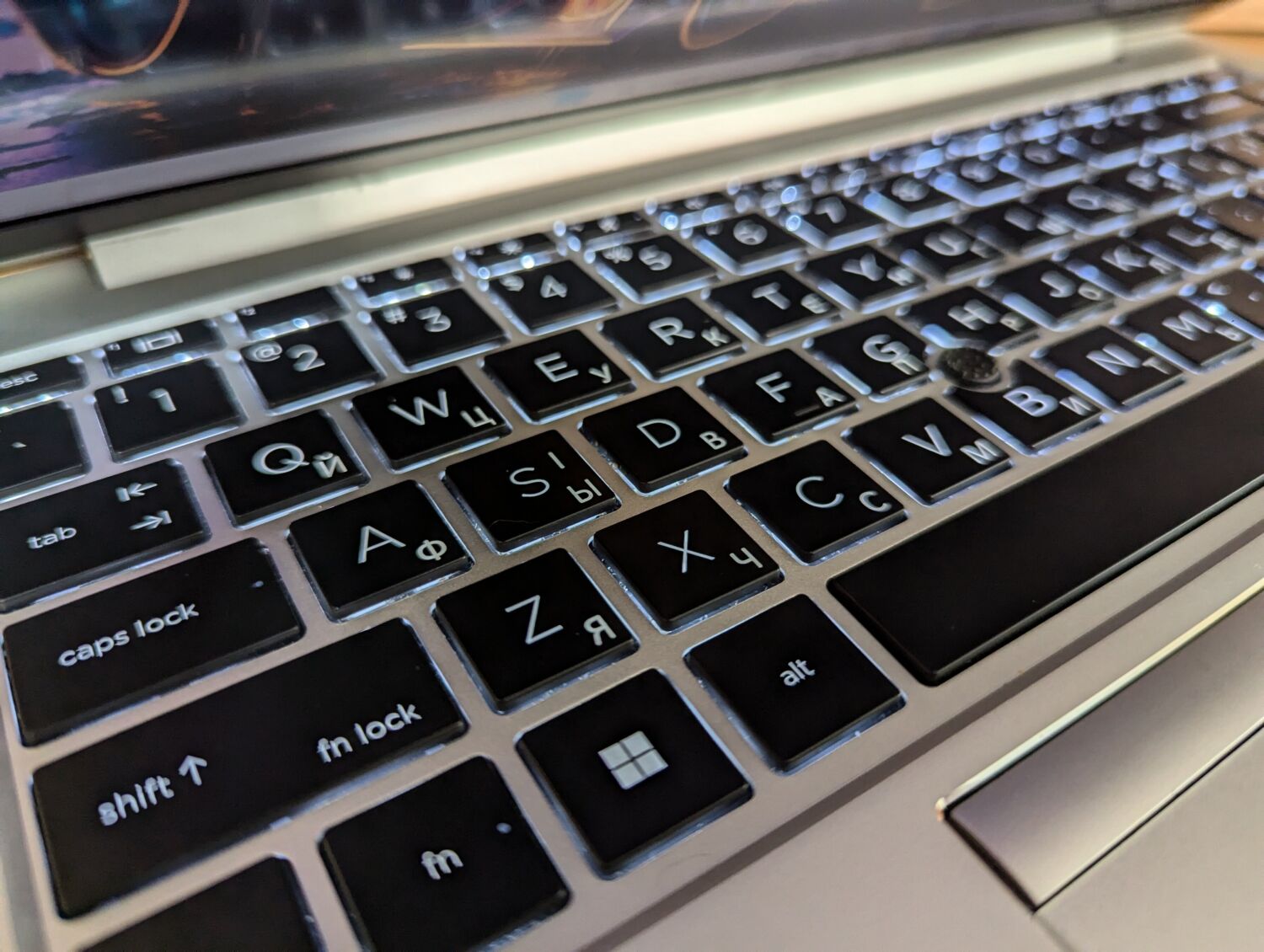 Ультрабук Б-клас HP EliteBook 840 G8 / 14" (1920x1080) IPS / Intel Core i7-1165G7 (4 (8) ядра по 2.8 - 4.7 GHz) / 16 GB DDR4 / 480 GB SSD / Intel Iris Xe Graphics / WebCam / TouchID / Windows 10 - Зображення 7