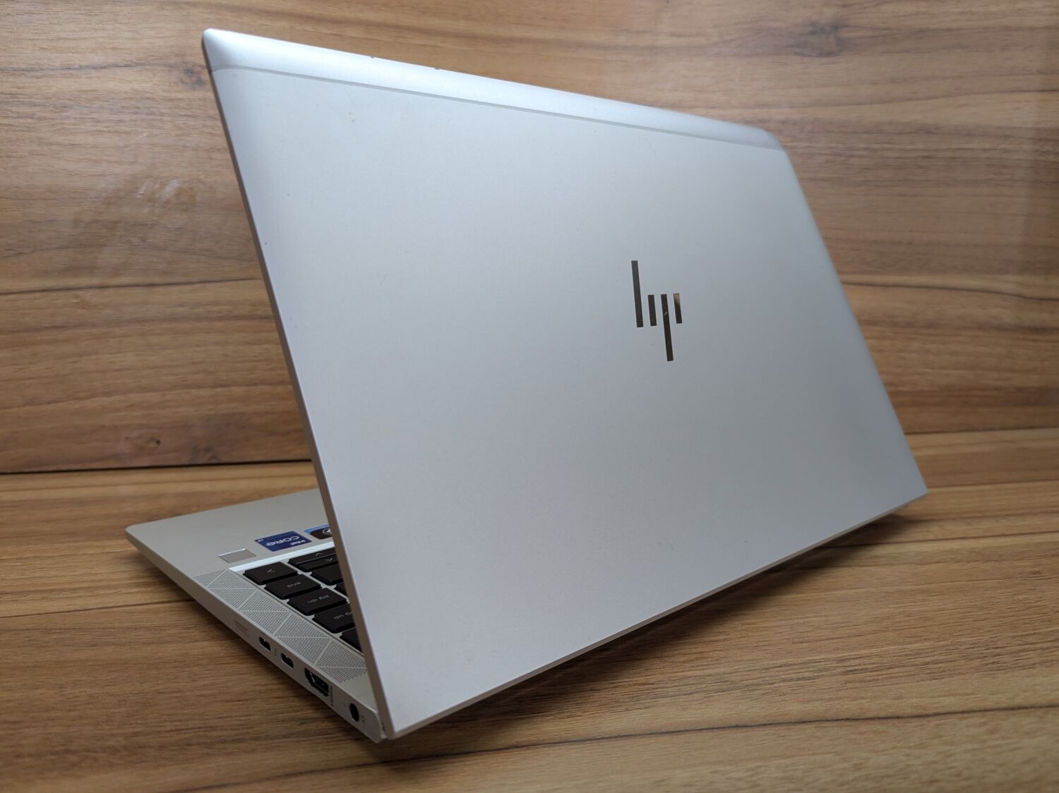 Ультрабук Б-клас HP EliteBook 840 G8 / 14" (1920x1080) IPS / Intel Core i7-1165G7 (4 (8) ядра по 2.8 - 4.7 GHz) / 16 GB DDR4 / 480 GB SSD / Intel Iris Xe Graphics / WebCam / TouchID / Windows 10 - Зображення 8