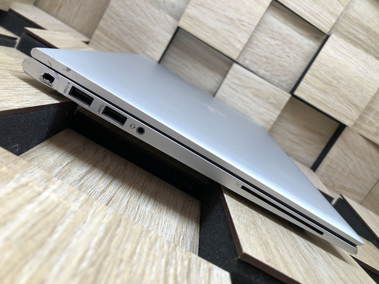 Ультрабук Б-клас HP EliteBook 845 G7 / 14" (1920x1080) IPS / AMD Ryzen 5 Pro 4650U (6 (12) ядер по 2.1 - 4.0 GHz) / 8 GB DDR4 / 256 GB SSD M.2 / AMD Radeon RX Vega 6 Graphics / WebCam / HDMI / Fingerprint - Зображення 7