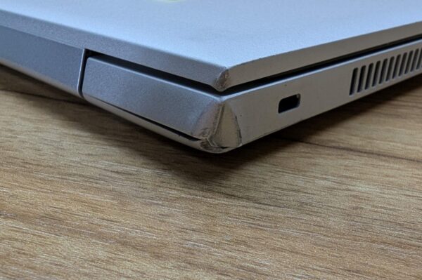 Ультрабук Б-клас HP EliteBook 850 G6 / 15.6" (1920x1080) IPS / Intel Core i5-8365U (4 (8) ядра по 1.6 - 4.1 GHz) / 16 GB DDR4 / 512 GB SSD / Intel UHD Graphics / WebCam / TouchID / Windows 10 - Зображення 3