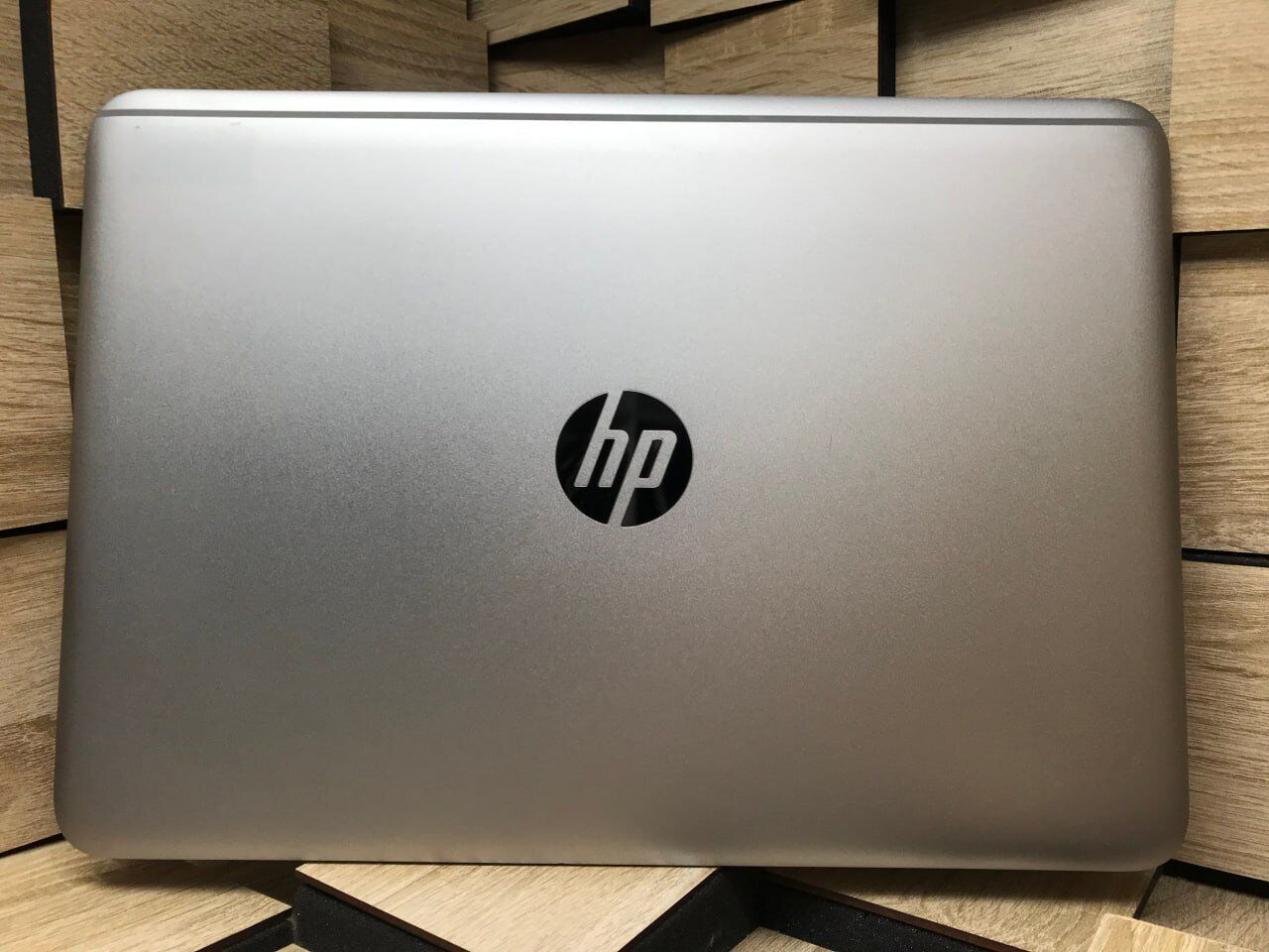 Ультрабук Б-клас HP EliteBook Folio 1040 G3 / 14" (1920x1080) IPS / Intel Core i7-6600U (2 (4) ядра по 2.6 - 3.4 GHz) / 8 GB DDR4 / 256 GB SSD M.2 / Intel HD Graphics 520 / HDMI - Зображення 8