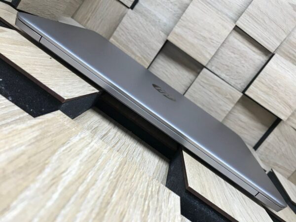 Ультрабук Б-клас HP EliteBook Folio 1040 G3 / 14" (1920x1080) IPS / Intel Core i7-6600U (2 (4) ядра по 2.6 - 3.4 GHz) / 8 GB DDR4 / 256 GB SSD M.2 / Intel HD Graphics 520 / HDMI - Зображення 7