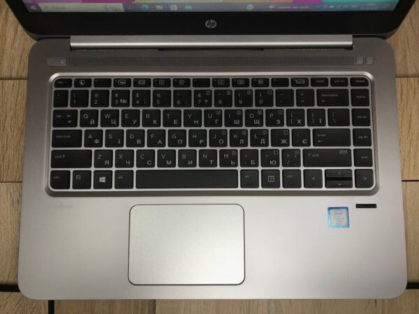 Ультрабук Б-клас HP EliteBook Folio 1040 G3 / 14" (1920x1080) IPS / Intel Core i7-6600U (2 (4) ядра по 2.6 - 3.4 GHz) / 8 GB DDR4 / 256 GB SSD M.2 / Intel HD Graphics 520 / HDMI - Зображення 4