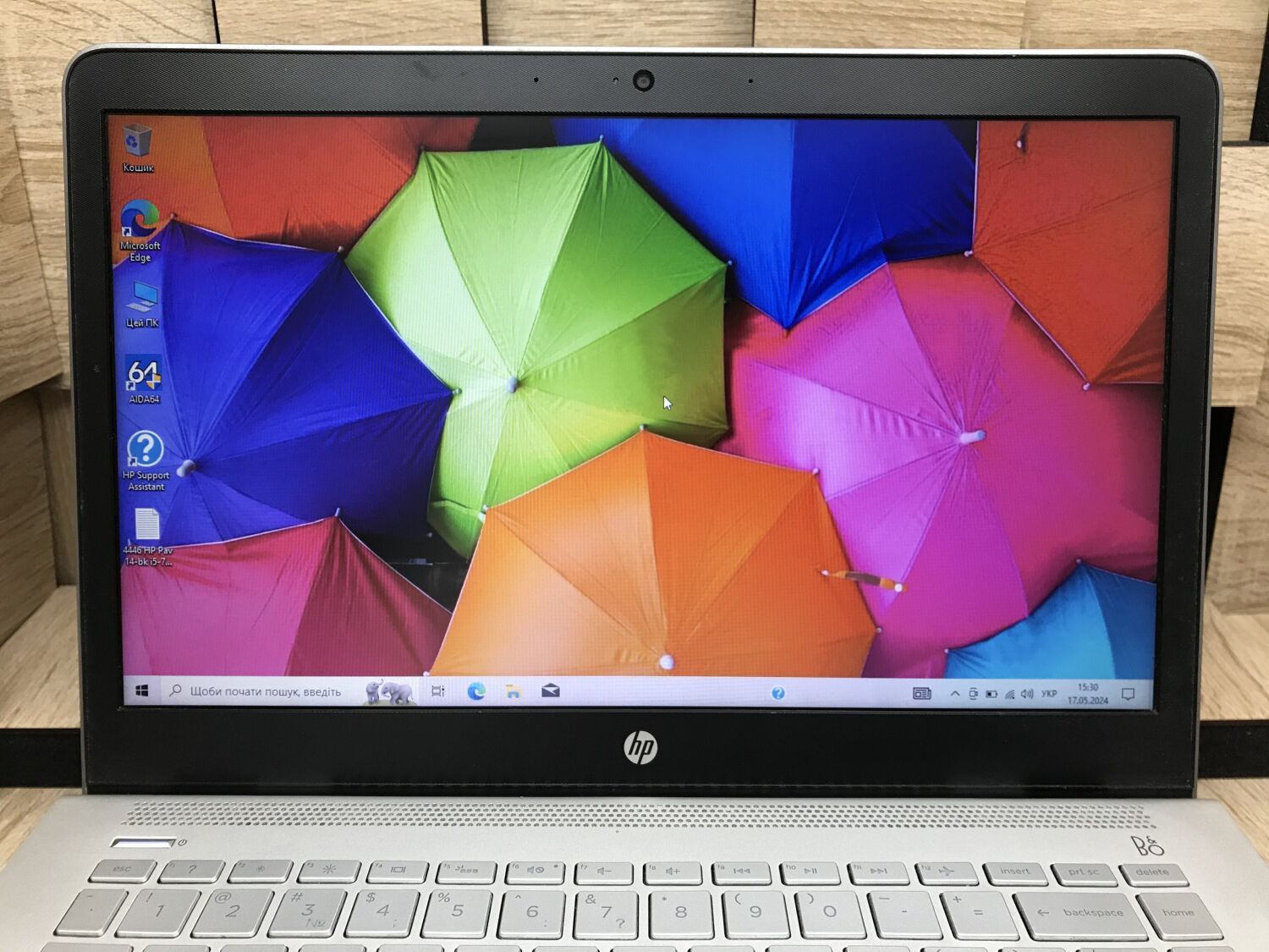 Ультрабук Б-клас HP Pavilion 14-bk091st / 14" (1366x768) TN / Intel Core i5-7200U (2 (4) ядра по 2.5 - 3.1 GHz) / 8 GB DDR4 / 256 GB SSD / Intel HD Graphics 620 / WebCam - Зображення 3