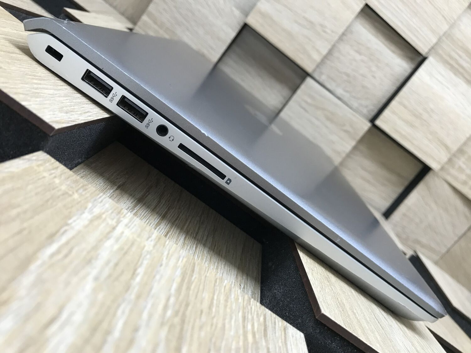 Ультрабук Б-клас HP Pavilion 14-bk091st / 14" (1366x768) TN / Intel Core i5-7200U (2 (4) ядра по 2.5 - 3.1 GHz) / 8 GB DDR4 / 256 GB SSD / Intel HD Graphics 620 / WebCam - Зображення 7
