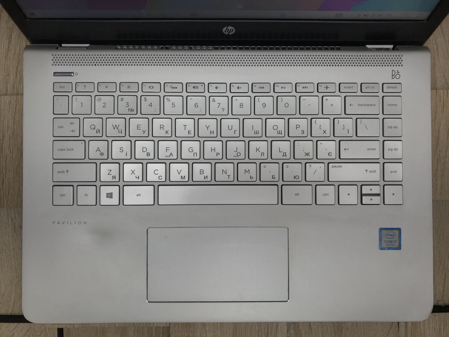 Ультрабук Б-клас HP Pavilion 14-bk091st / 14" (1366x768) TN / Intel Core i5-7200U (2 (4) ядра по 2.5 - 3.1 GHz) / 8 GB DDR4 / 256 GB SSD / Intel HD Graphics 620 / WebCam - Зображення 5