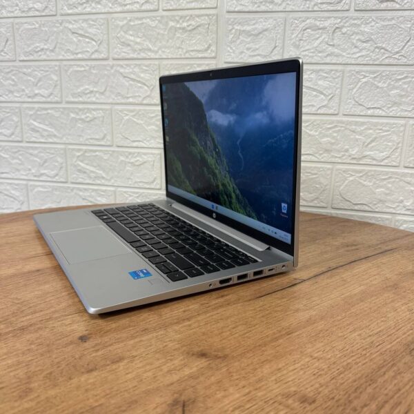 Ультрабук Б-клас HP ProBook 440 G8 / 14" (1920x1080) IPS / Intel Core i5-1135G7 (4 (8) ядра по 2.4 - 4.2 GHz) / 16 GB DDR4 / 256 GB SSD NVMe / Intel Iris Xe Graphics / WebCam - Зображення 5