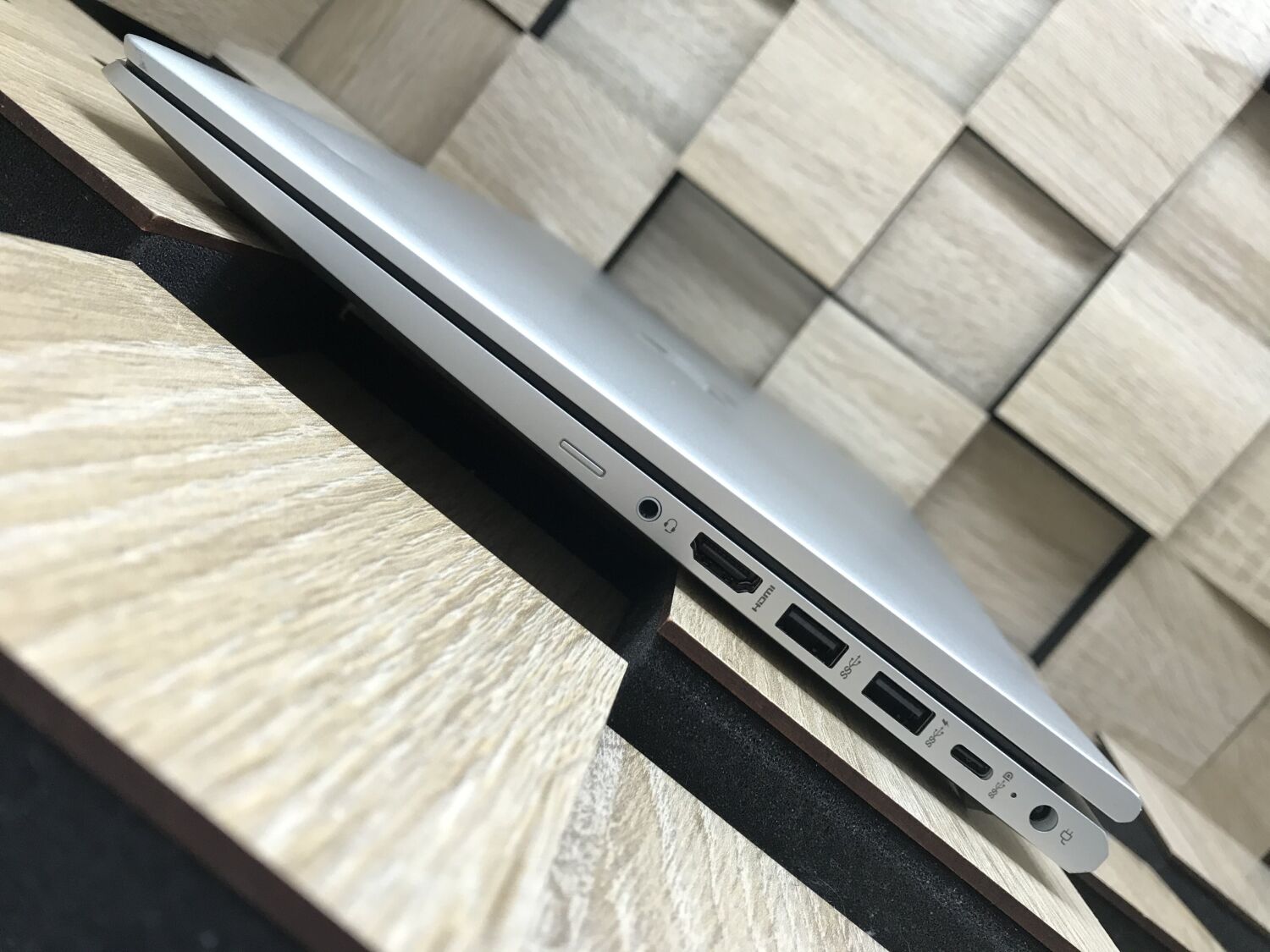 Ультрабук Б-клас HP ProBook 450 G9 / 15.6" (1920x1080) IPS / Intel Core i5-1235U (10 (12) ядер по 3.3 - 4.4 GHz) / 16 GB DDR4 / 256 GB SSD M.2 / Intel Intel Iris Xe Graphics / WebCam - Зображення 6