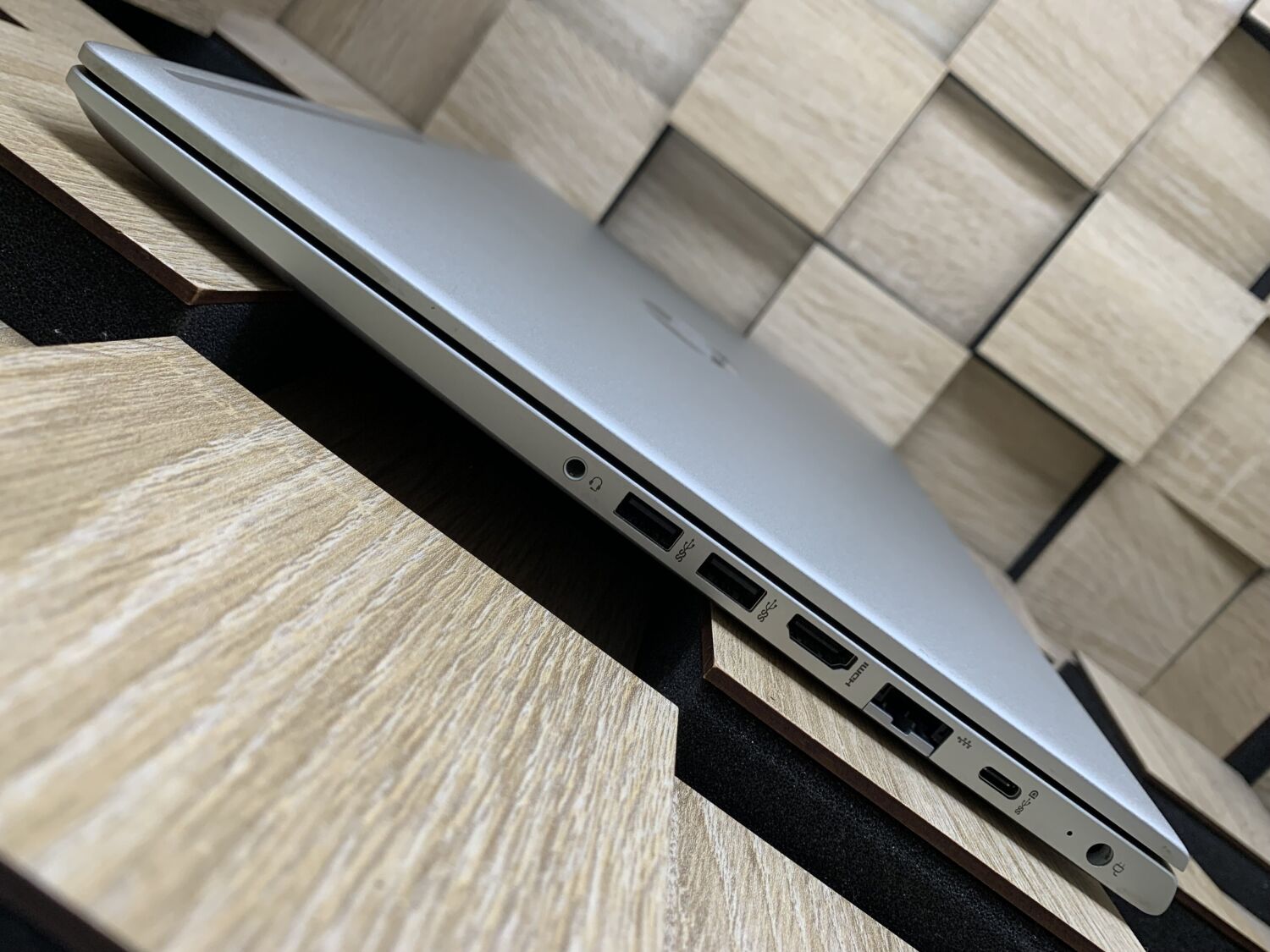 Ультрабук Б-клас HP ProBook 455 G7 / 15.6" (1920x1080) IPS / AMD Ryzen 5 4500U (6 ядер по 2.3 - 4.0 GHz) / 8 GB DDR4 / 250 GB SSD / AMD Radeon Graphics / WebCam / HDMI - Зображення 6