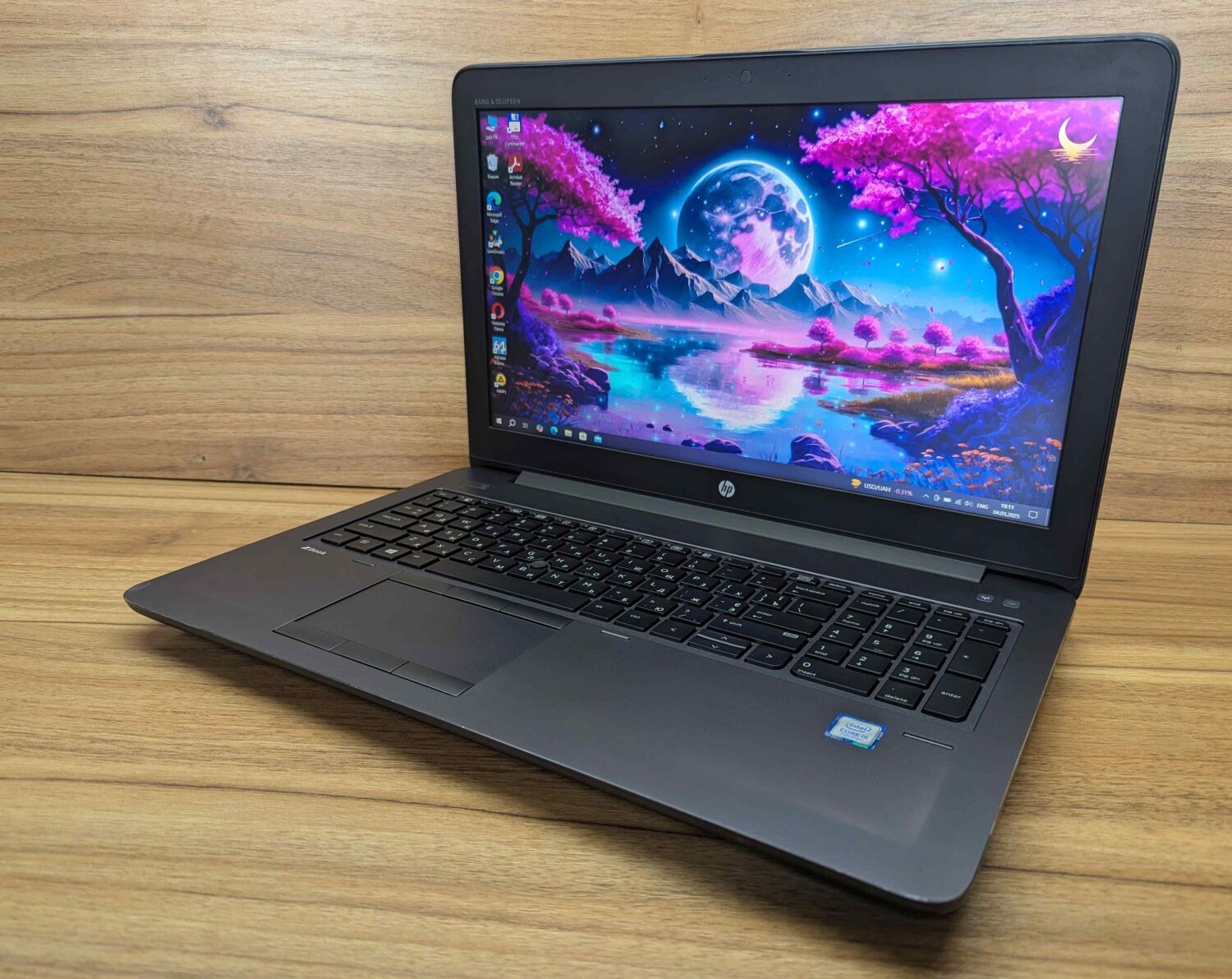 Ультрабук Б-клас HP zBook 15 G4 / 15.6" (1920x1080) IPS / Intel Core i5-7440HQ (4 ядра по 2.8 - 3.8 GHz) / 16 GB DDR4 / 480 GB SSD / Intel HD Graphics 630 / Fingerprint / Windows 10 - Зображення 5