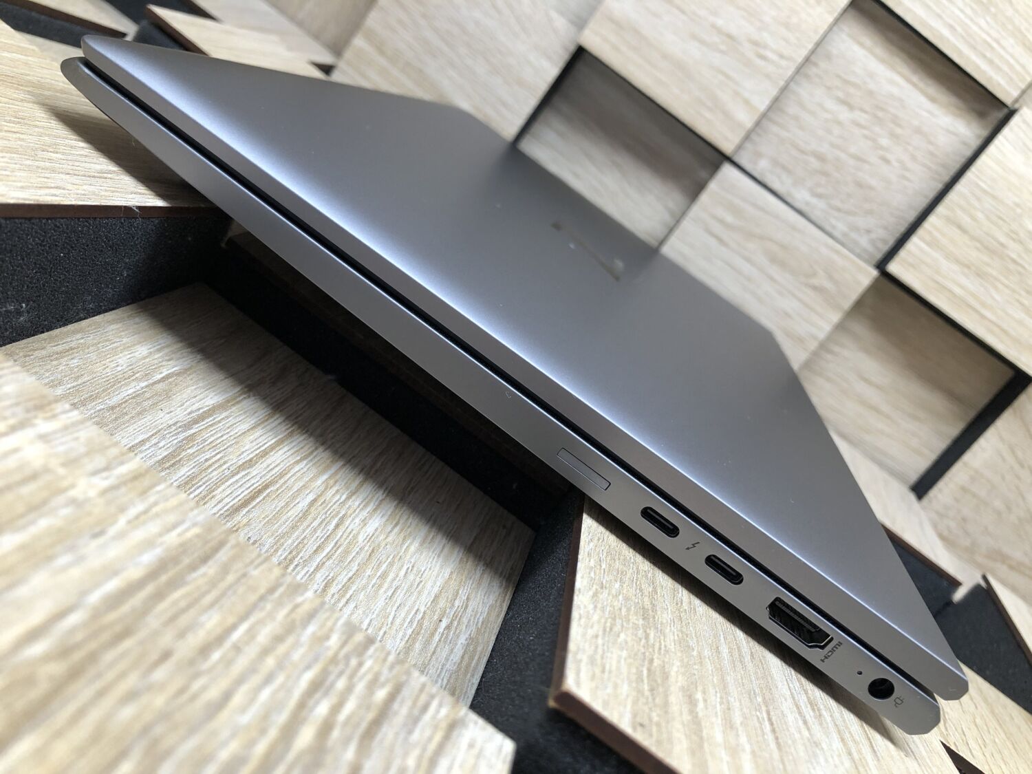 Ультрабук Б-клас HP ZBook Firefly 14 G8 / 14" (1920x1080) IPS / Intel Core i7-1185G7 (4 (8) ядра по 1.2 - 4.8 GHz) / 16 GB DDR4 / 512 GB SSD / Intel Iris Xe Graphics / WebCam - Зображення 6