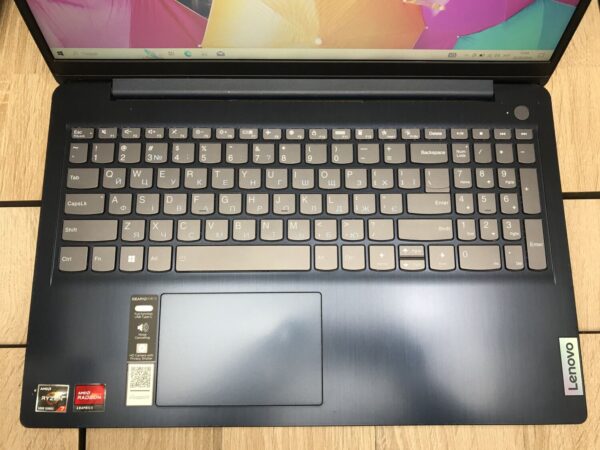 Ультрабук Б-клас Lenovo IdeaPad 3 15ABA7 / 15.6" (1920x1080) IPS / AMD Ryzen 7 5825U (8 (16) ядер по 2.0 - 4.5 GHz) / 8 GB DDR4 / 256 GB SSD / AMD Radeon Graphics / WebCam - Зображення 4