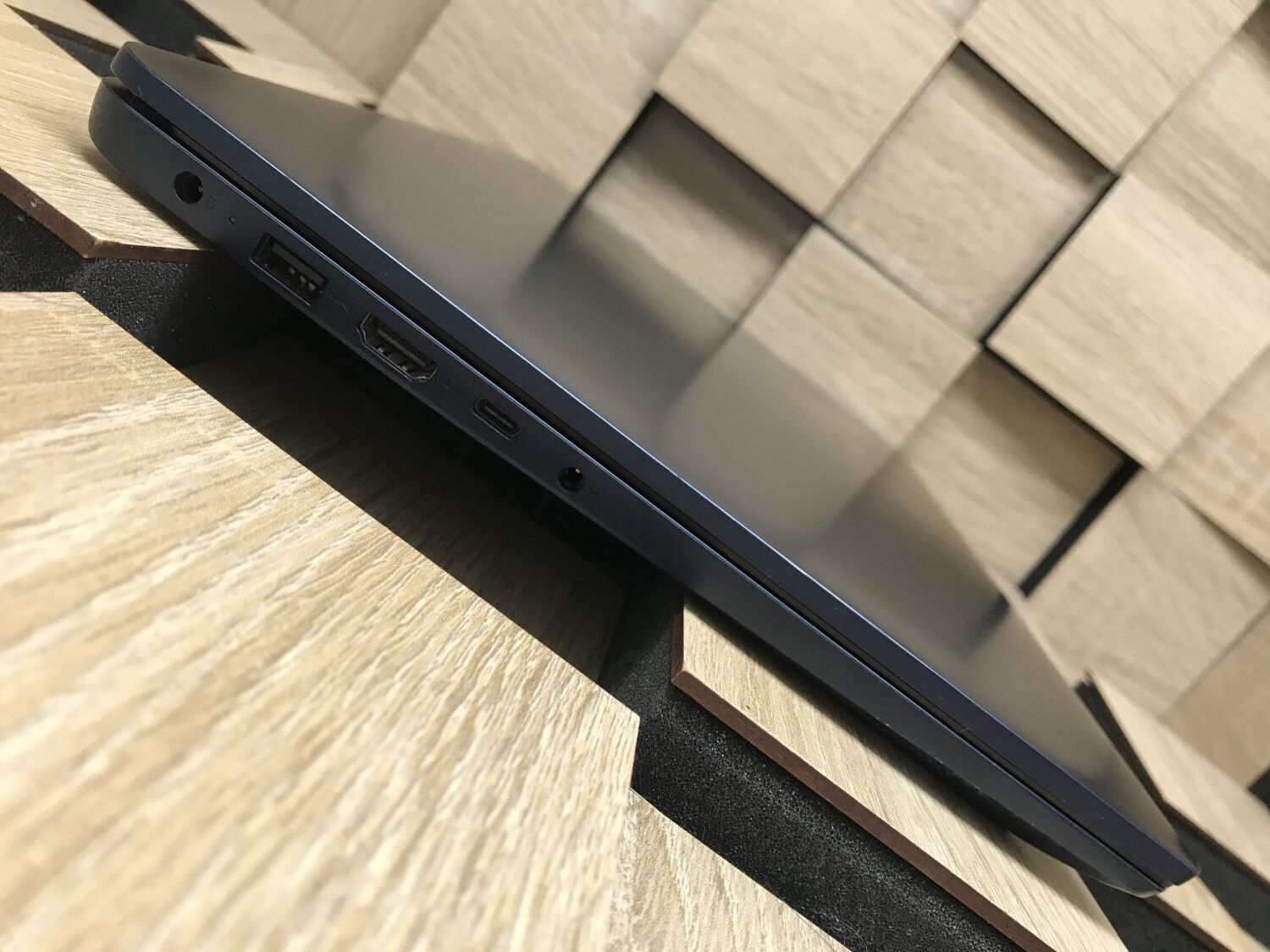 Ультрабук Б-клас Lenovo IdeaPad 3 15IAU7 / 15.6" (1920x1080) IPS Touch / Intel Core i5-1235U (10 (12) ядер по 3.3 - 4.4 GHz) / 8 GB DDR4 / 256 GB SSD / Intel Iris Xe Graphics / WebCam / HDMI - Зображення 5