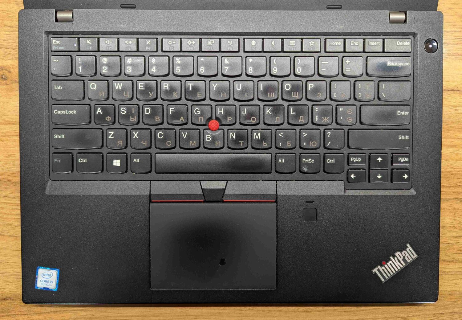 Ультрабук Б-клас Lenovo ThinkPad L480 / 14" (1366x768) TN / Intel Core i5-8250U (4 (8) ядра по 1.6 - 3.4 GHz) / 8 GB DDR4 / 240 GB SSD / Intel UHD Graphics 620 / WebCam / TouchID / Windows 10 - Зображення 3