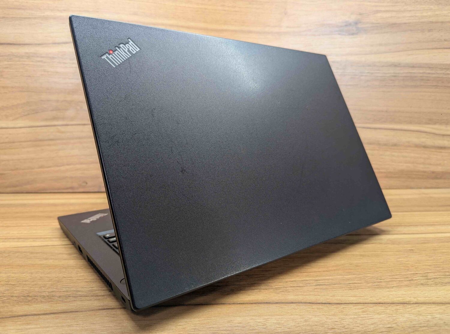 Ультрабук Б-клас Lenovo ThinkPad L480 / 14" (1366x768) TN / Intel Core i5-8250U (4 (8) ядра по 1.6 - 3.4 GHz) / 8 GB DDR4 / 240 GB SSD / Intel UHD Graphics 620 / WebCam / TouchID / Windows 10 - Зображення 6