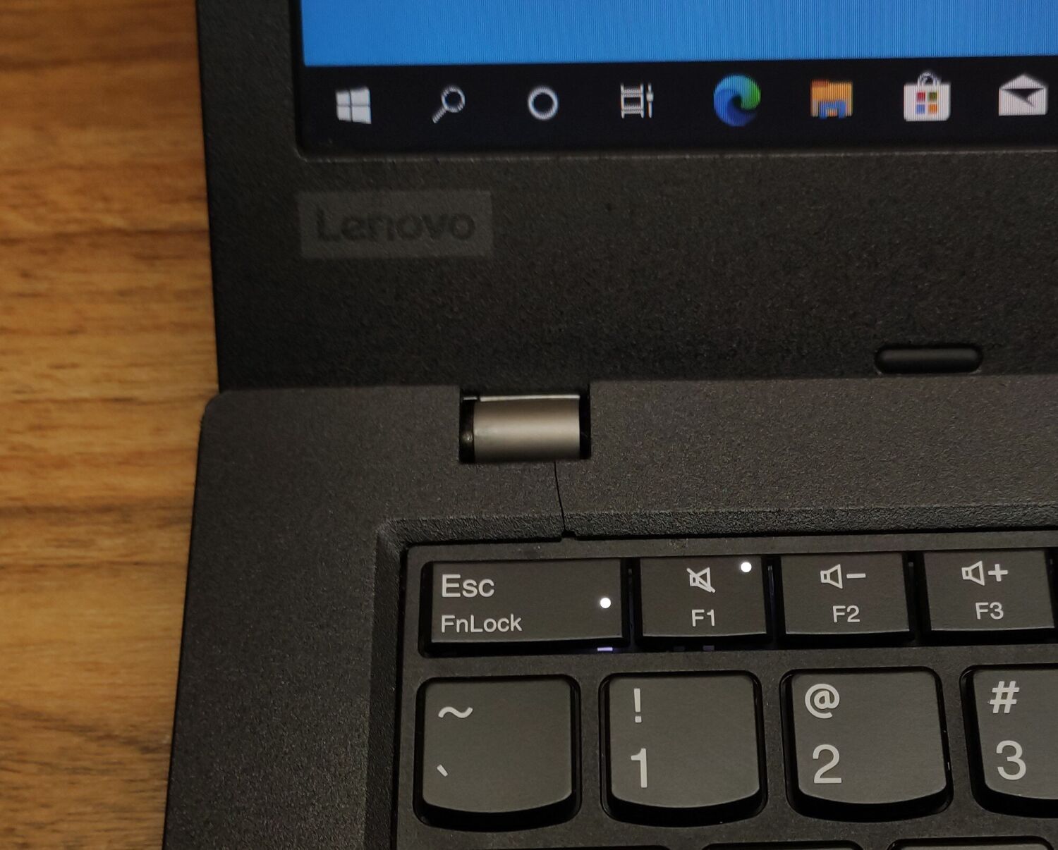 Ультрабук Б-клас Lenovo ThinkPad L480 / 14" (1366x768) TN / Intel Core i5-8350U (4 (8) ядра по 1.7 - 3.6 GHz) / 8 GB DDR4 / 240 GB SSD / Intel UHD Graphics 620 / WebCam / Windows 10 - Зображення 6